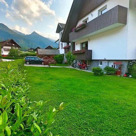 Apartment Paradise *